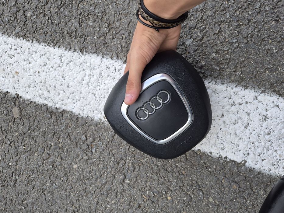 Volan 4 spițe complet cu Airbag Audi A4 B8 / A5 / A6 C6