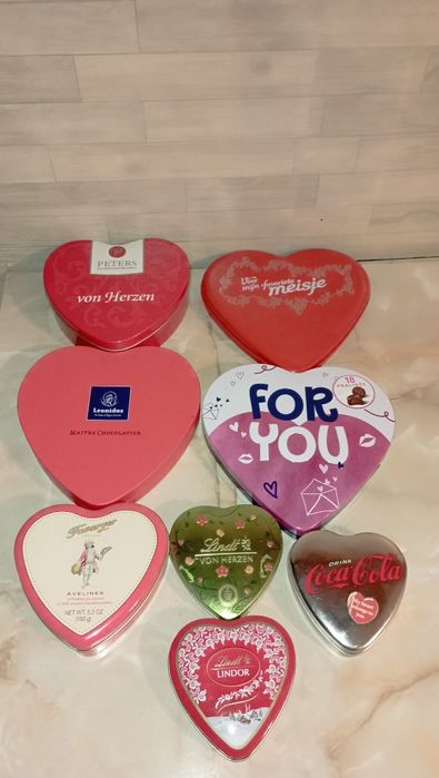 cutii metalice de colectie