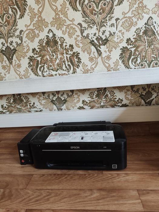 Срочно продам цветной принтер Epson L100