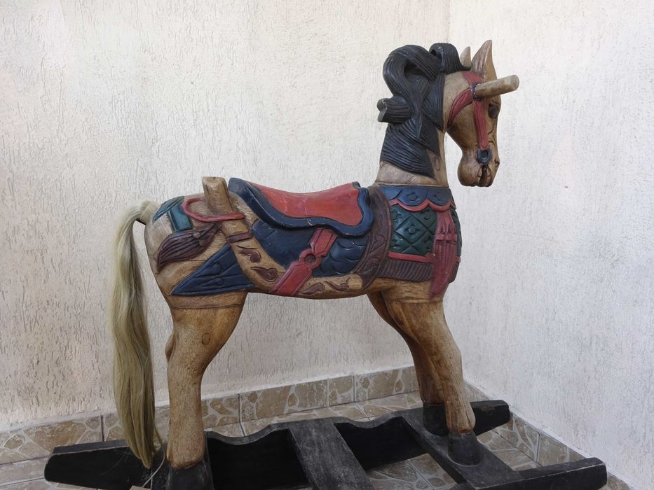 Balansoar interbelic “Calut de lemn” | lemn sculptat si pictat