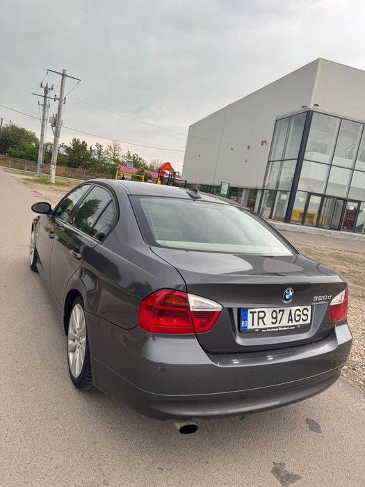 Vând BMW e90 320d