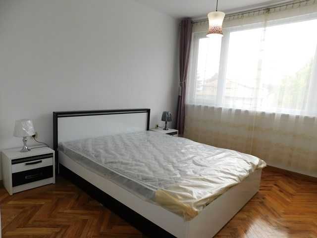 Дава се под наем Тристаен апартамент в Търговище, Център - 80 кв.м за 382.5 € - Снимка #6