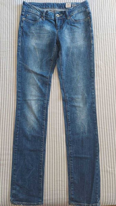 Дамски дънки с ниска талия различни модели