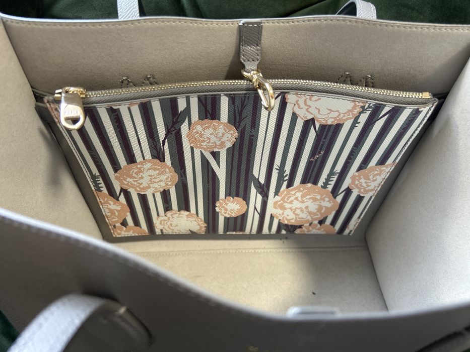 Vand poseta Furla gri,foarte practica