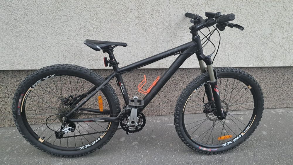 Vând bicicletă  Cube LTD26",