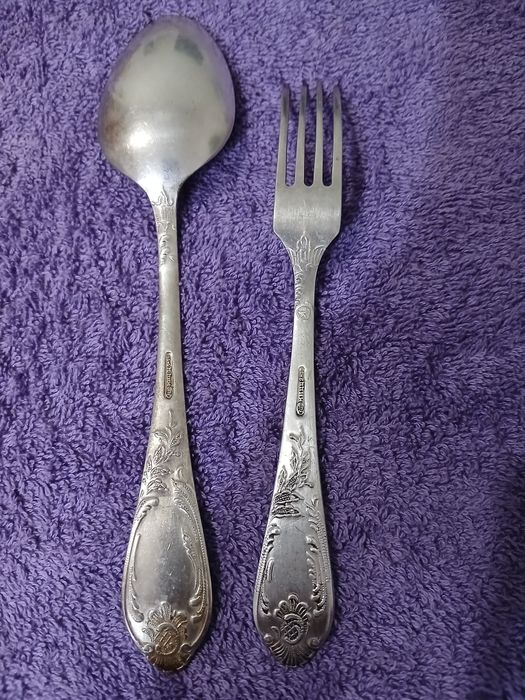 Продам антиквариат серебряный набор 875пр