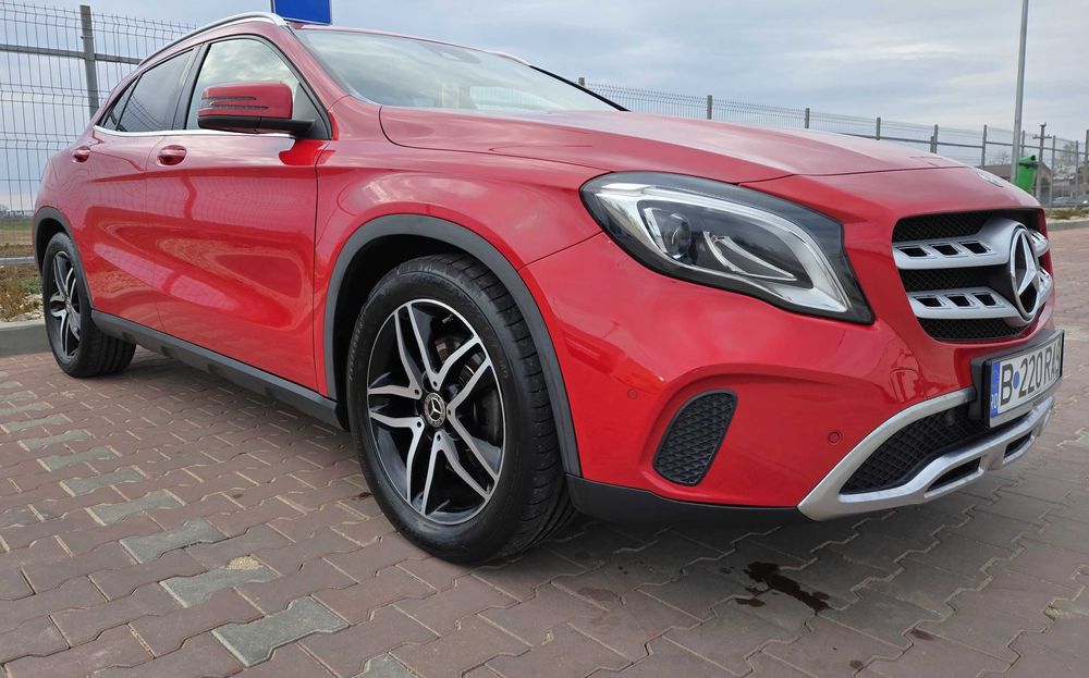 Mercedes GLA 220 Benzina  4Matic 63.000km, 19.400 + TVA deductibil