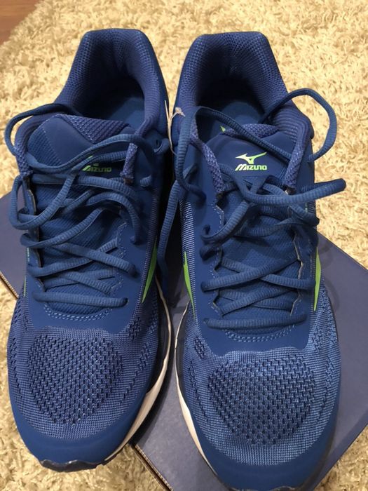 Running shoes adidasi Mizuno Synchro MX2