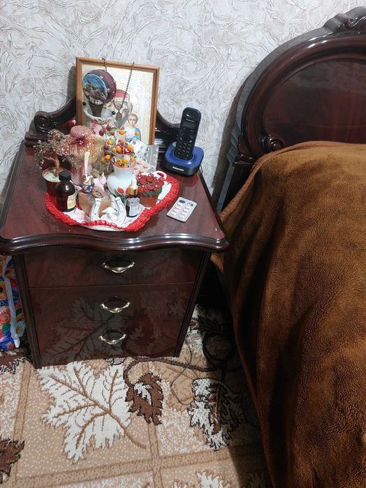 Продам спальный гарнитур