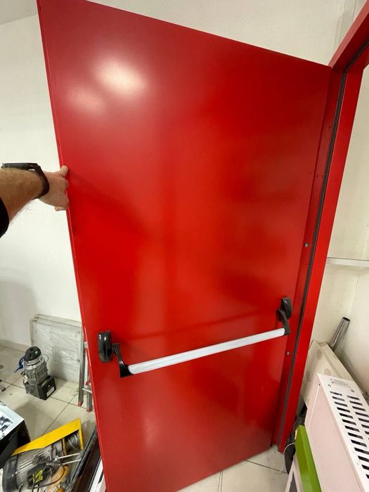 Противопожарная дверь