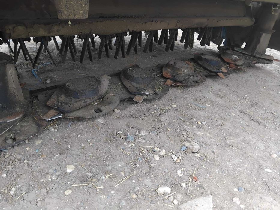 Vand cositoare john deere si combinator