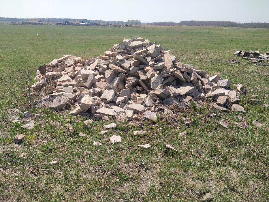 Продам камни под фундамент