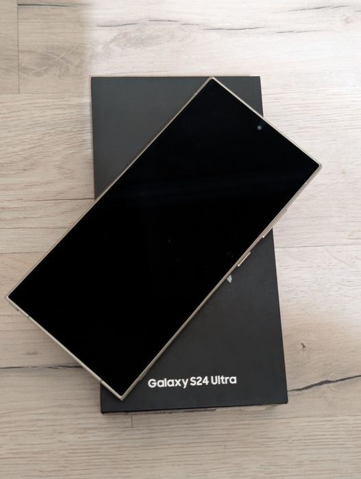 Samsung S24 Ultra 256 gb Ram 12 5G EAC