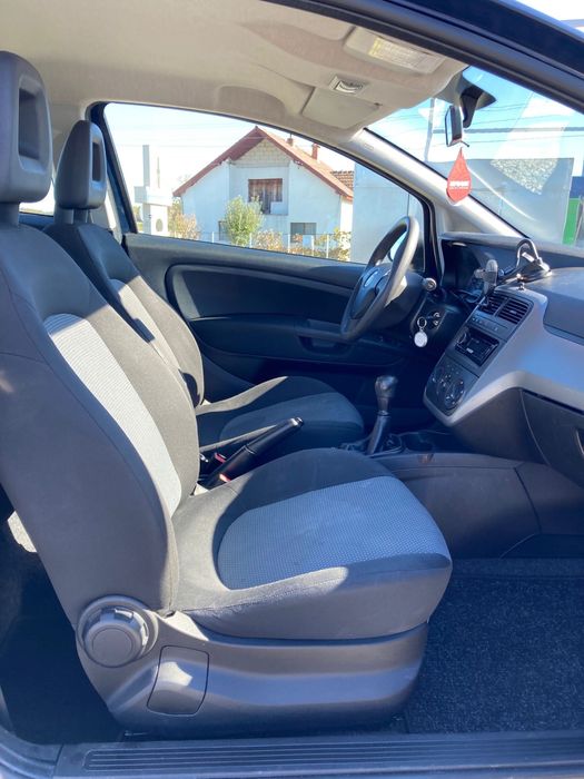 Vând Fiat Grande Punto 1.3 Multijet 2010 Coupe CONSUM 4%