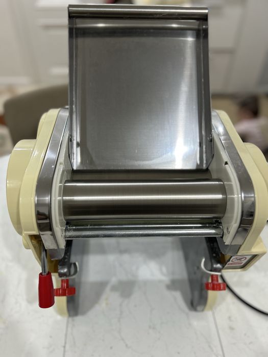 Тестораскатка машина сатылады!