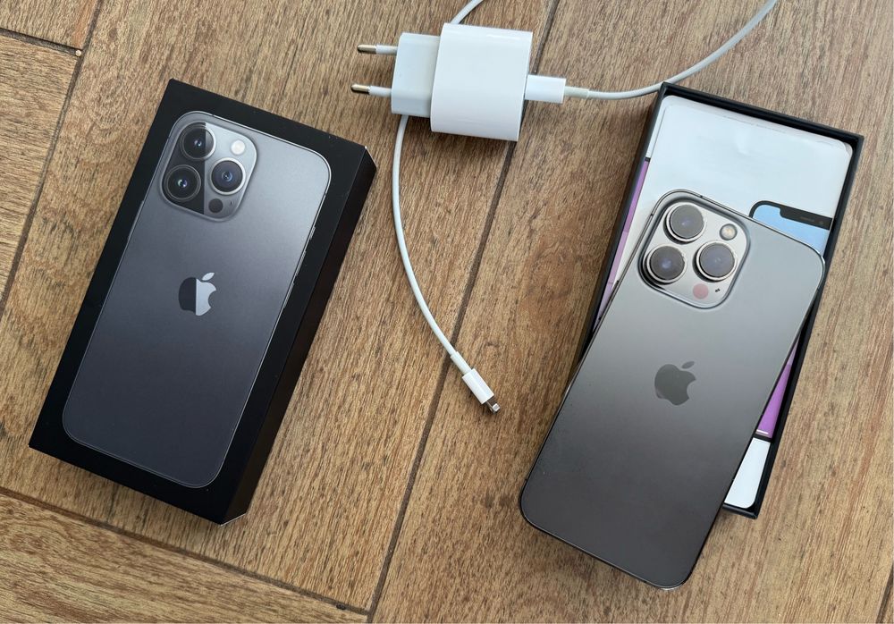 Iphone 13 pro 256GB с подарък блутуут слушалки хама