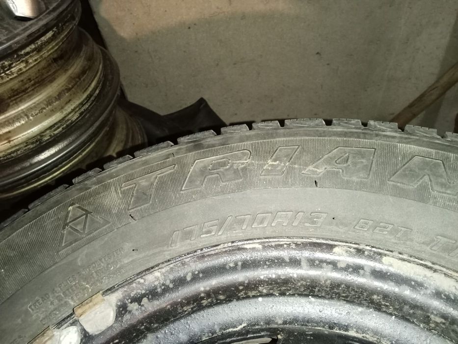 Продам шины на железных дисках 13