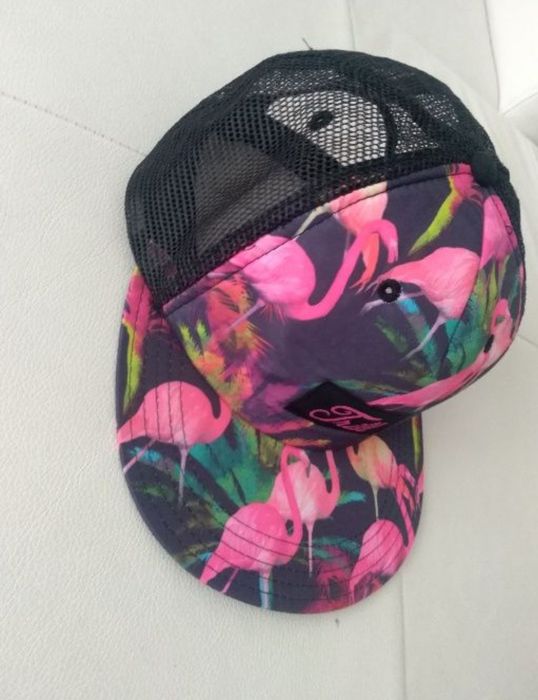 Vând Șapcă sport fashion, produs de calitate superioara.