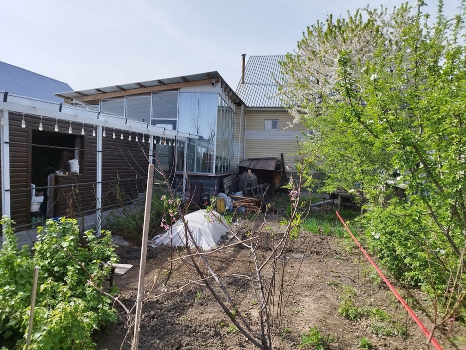 Продам дом возле центрального рынка