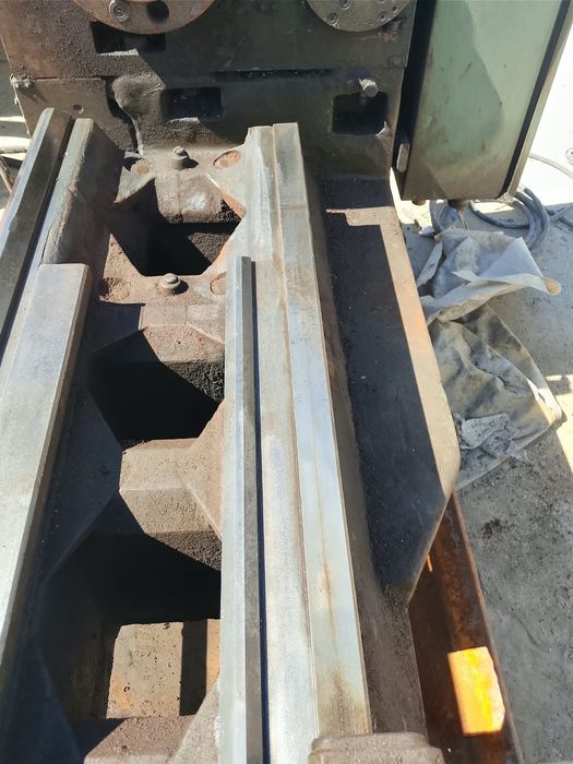 Продам станок токарный SN400/750 румынский