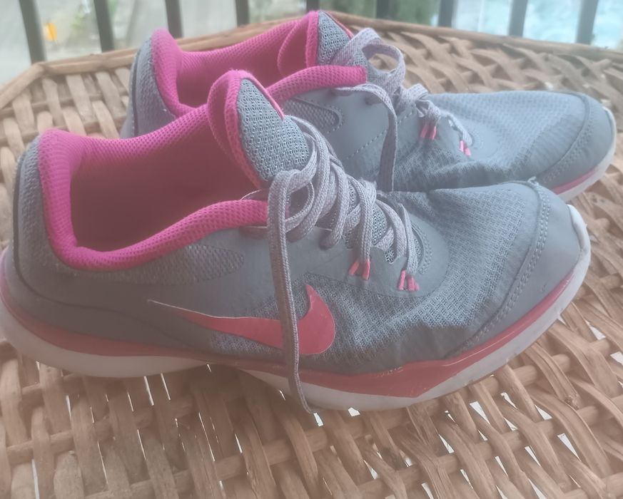 Маратонки  Nike номер 37