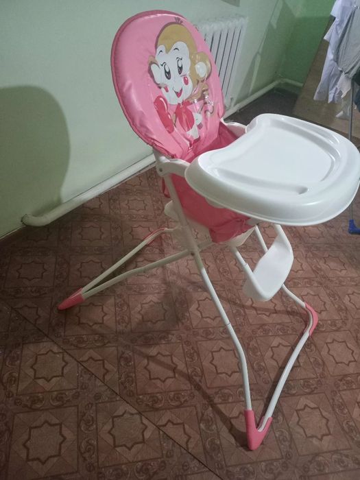 Стульчик для кормления в хорошем состояние