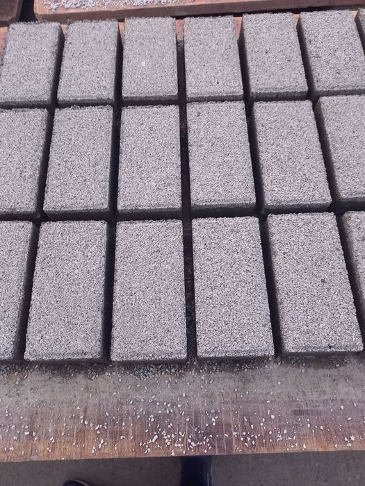 Брусчатка и газонрещетка пресс плитка