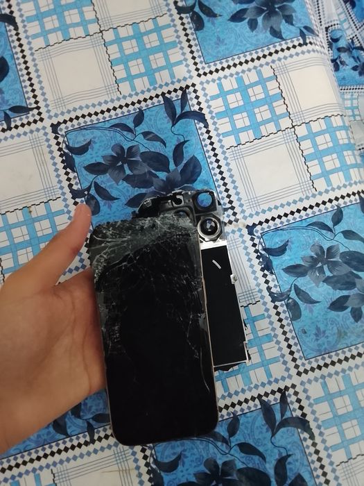 Iphone 16 pro zapchast