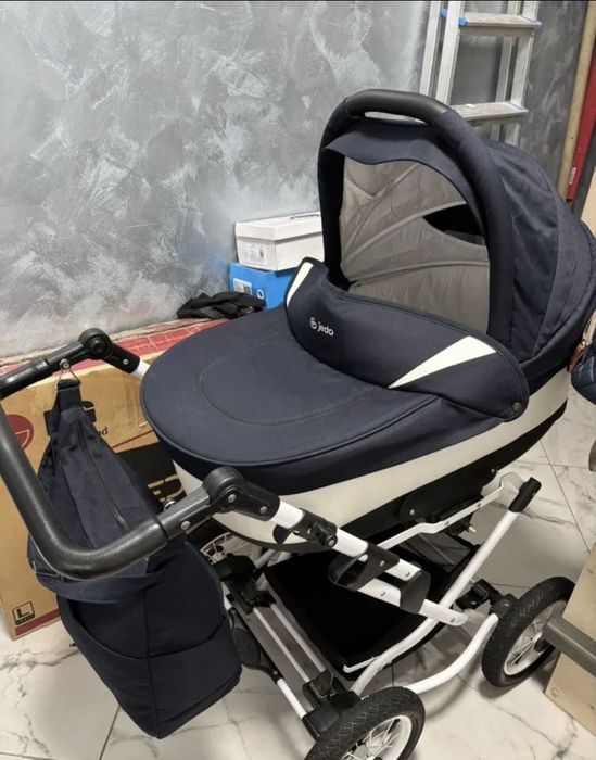 Коляска 2 в 1 + автолюлька