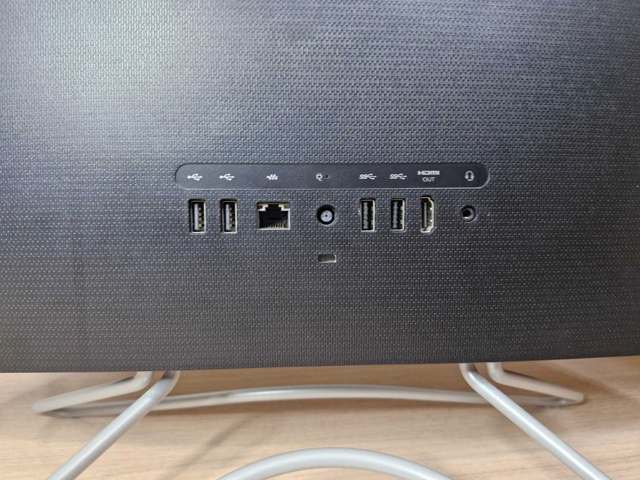 Моноблок Hp i3-8 как новый