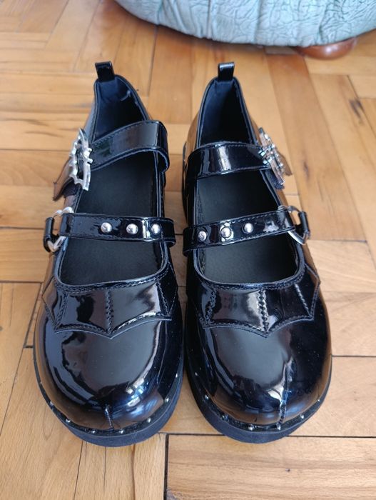 Обувки номер  38