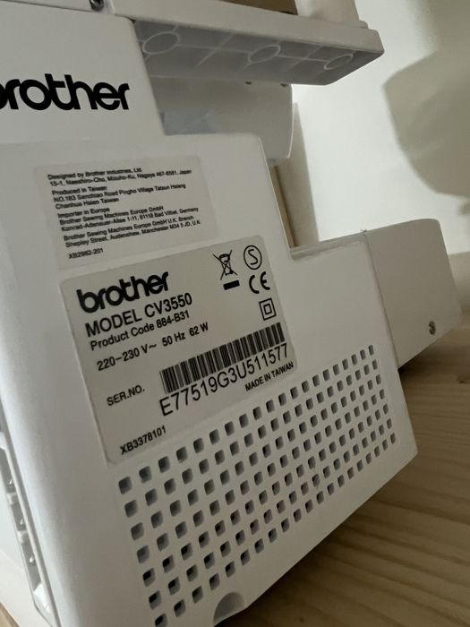 Masina de cusut de acoperire uberdeck cv3550