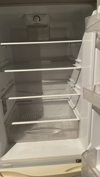 Холодильник продаю
