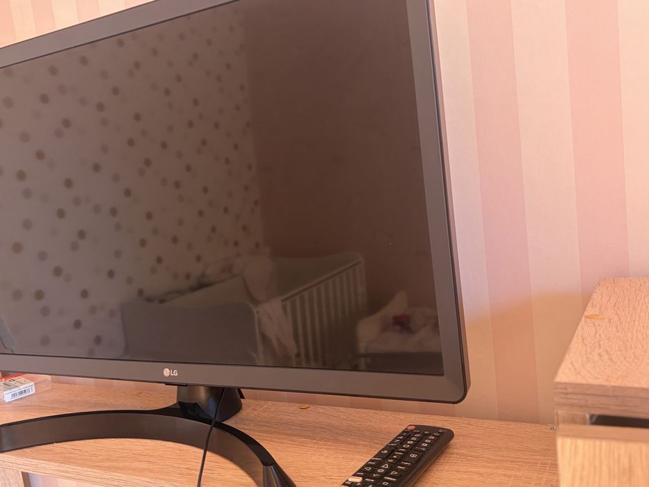 LG телевизор 27”