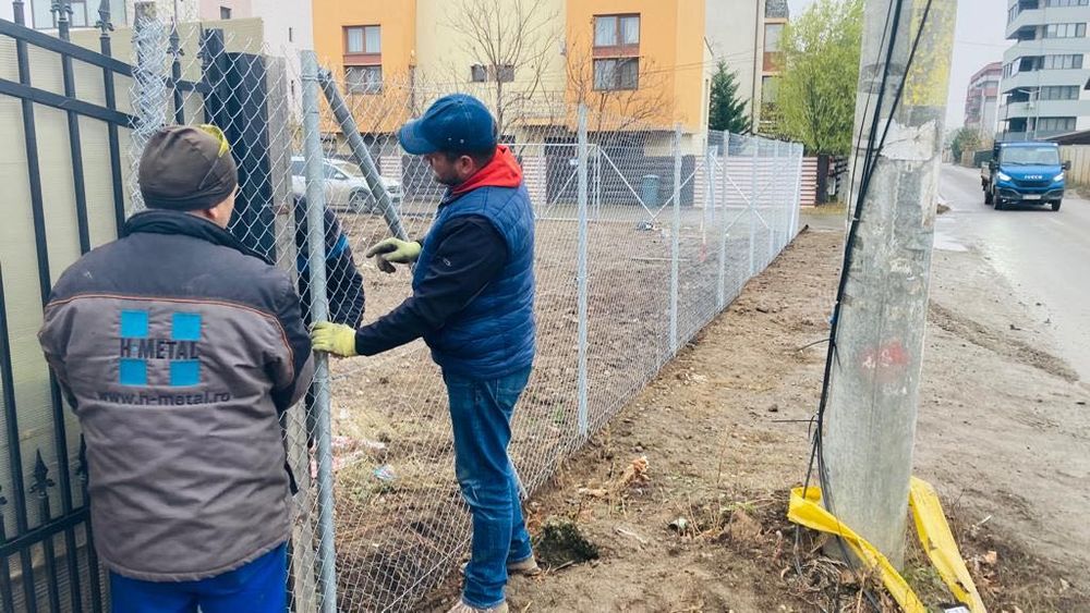 Împrejmuire terenuri – montaj garduri temporare și permanente