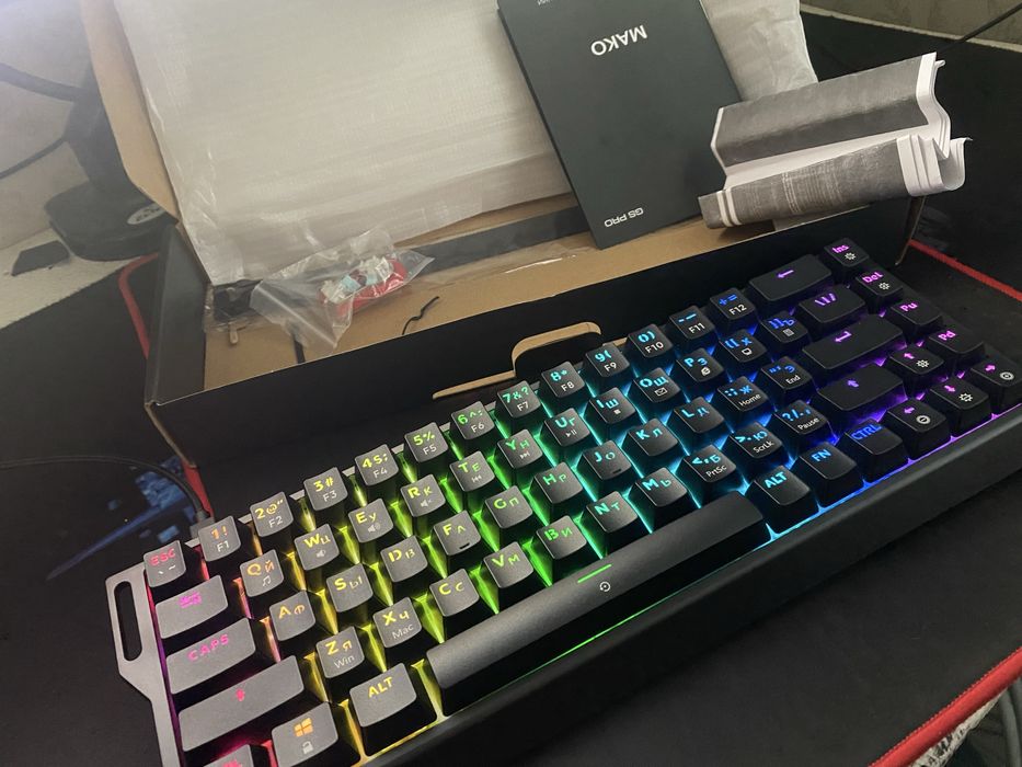 Продам клавиатуру новая