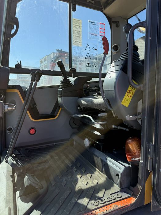 Excavator pe senile Volvo ECR88D an 2019 ore 3800 cupla rapida AC