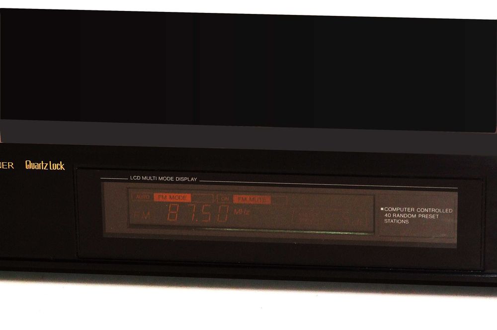 Tuner JVC FX-333L, 3 lungimi de unda, memoreaza 40 posturi, IMPECABIL estetic si functional
