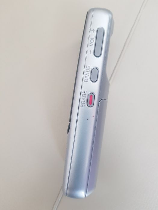 Диктофон  (SONY)