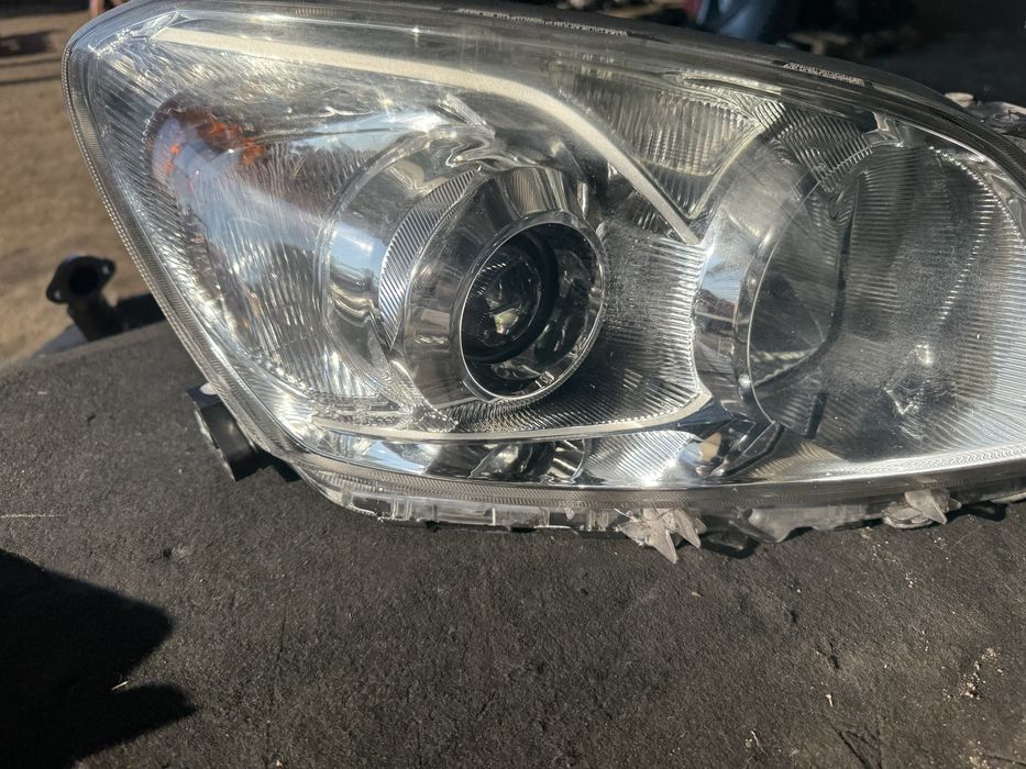 Фар Фарове за Toyota Rav4 2.2 d4d facelift 4x4 оригинални отлично съст