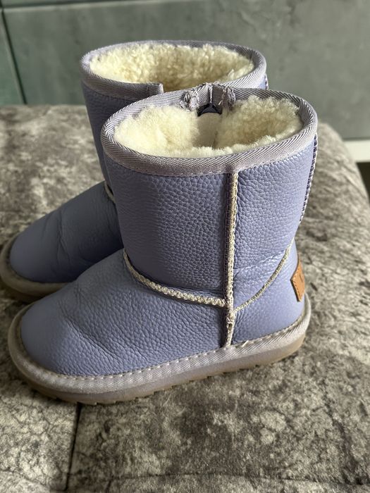 Продам детские натуральные угги