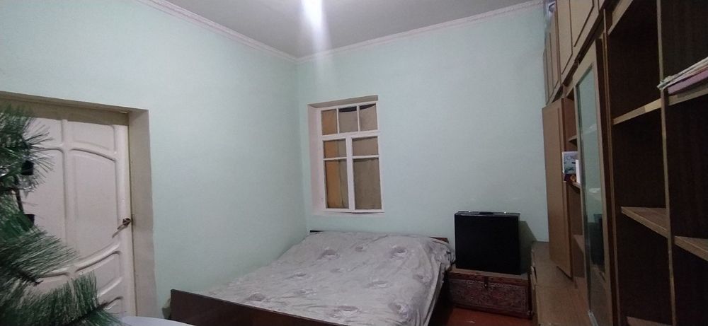 Уй срочно сотилади