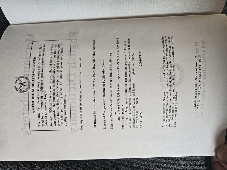 Продава се английски тълковен речник