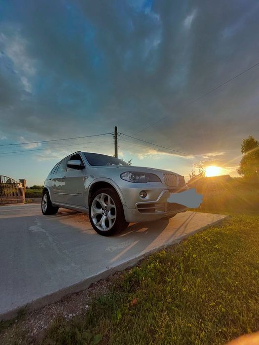 Vând/schimb BMW e 70 2010