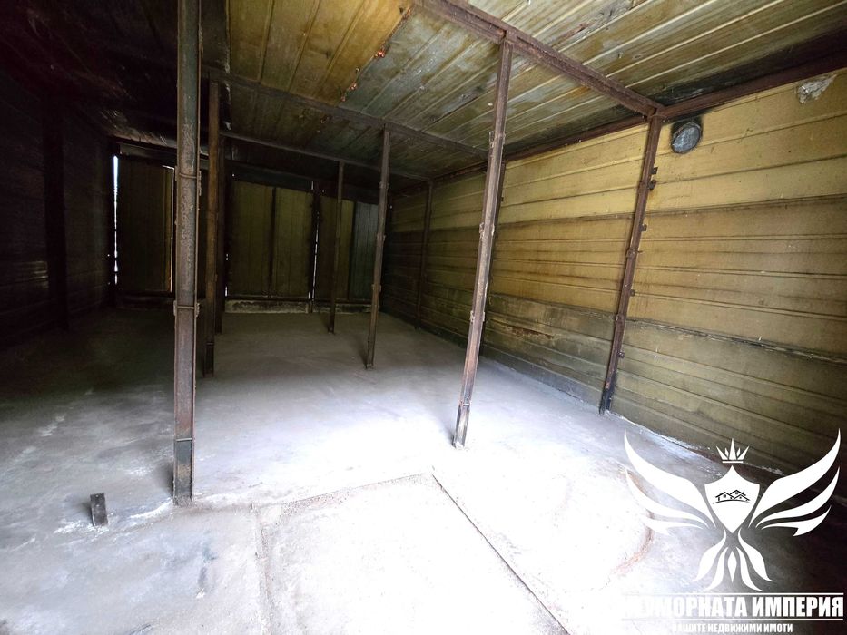 Под наем помещение 40кв с навес за склад или производсто гр.Асеновград