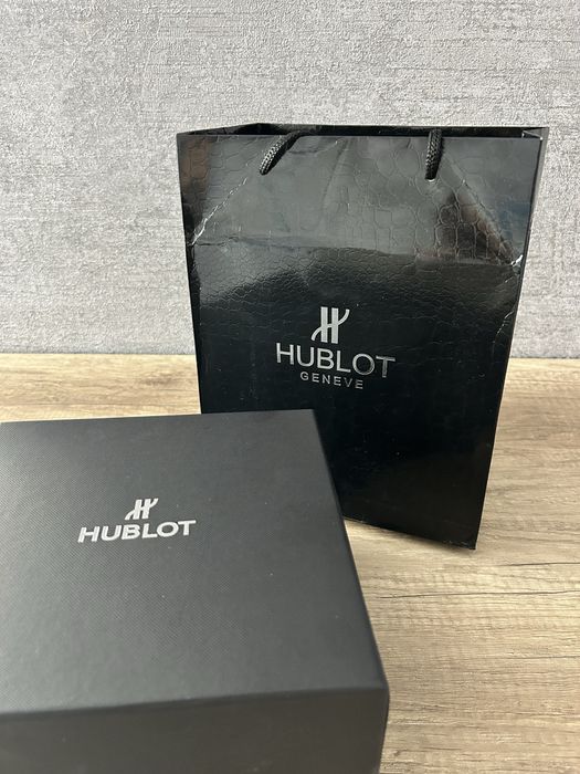 Hublot часы с коробкой