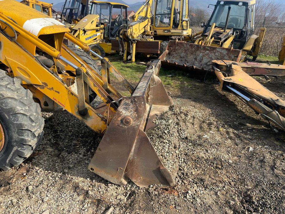 Dezmembrez  buldoexcavator JCB 4CX , an 2012 -piese de schimb JCB