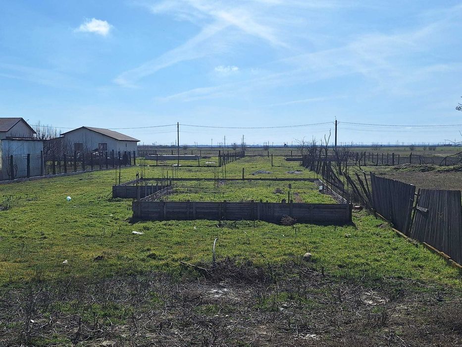 Teren 1000 mp (20 m deschidere) cu fundație casă + utilități – Vădeni