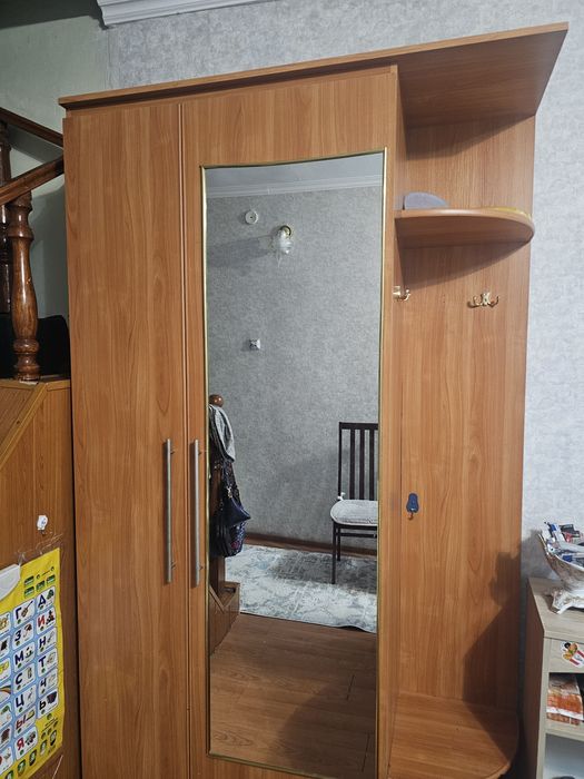 Продам прихожку дерево