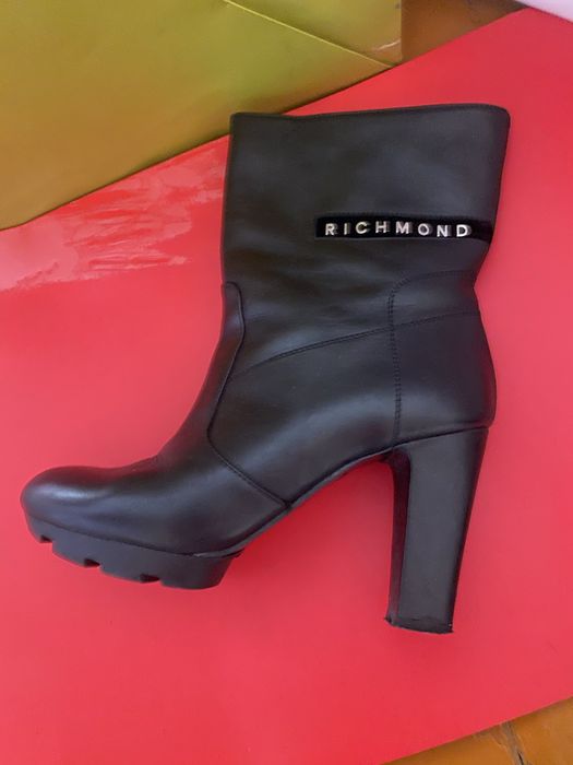 Продам полуботинки